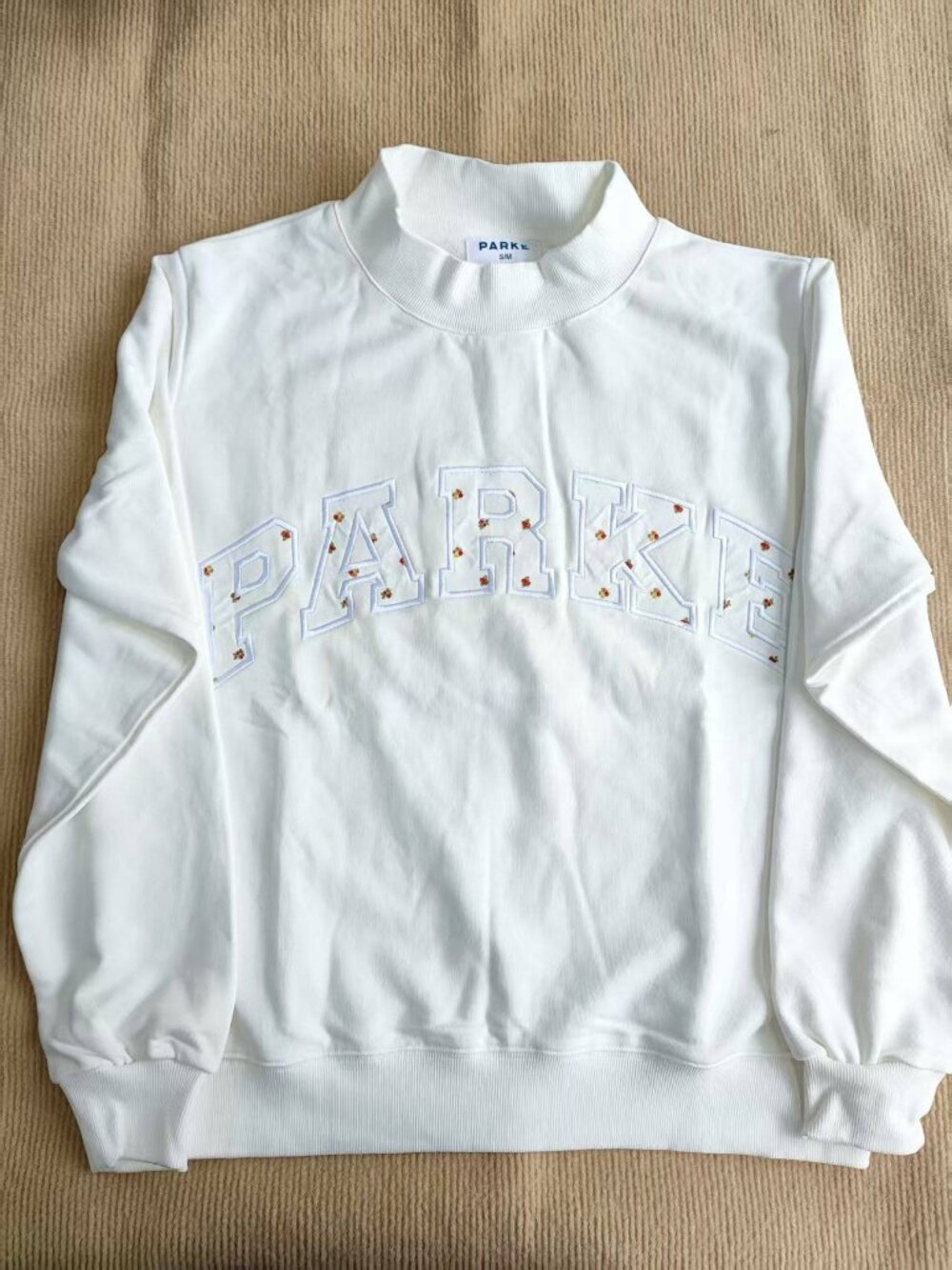 ✨PARKE Mock Neck Sweatshirt Floral Embroidered Logo Cutout Sleeve Top